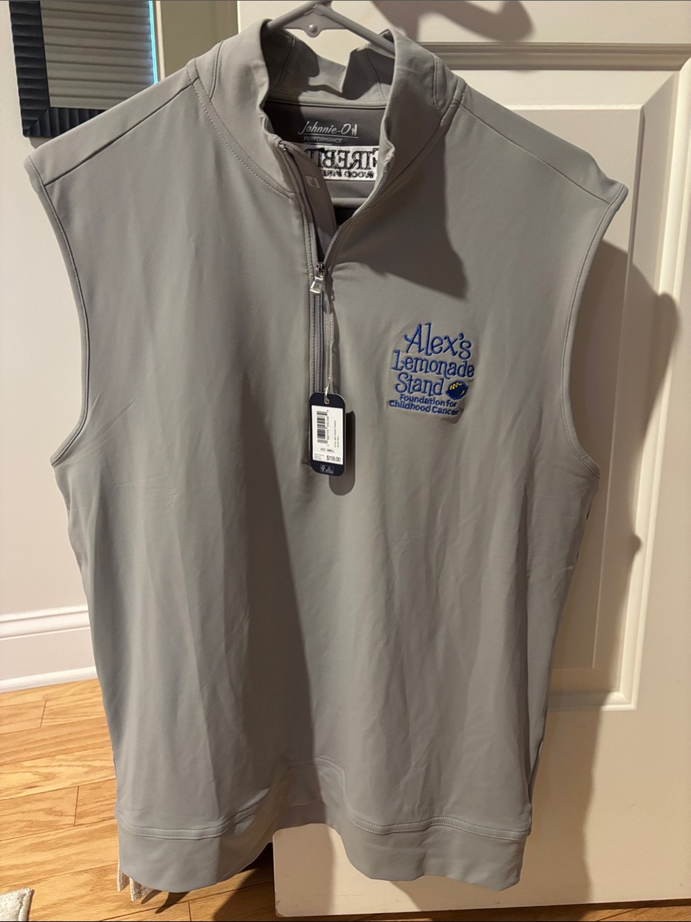 NWT Johnnie-O Men's Sz Small Gray Sleeveless Quarter-Zip Golf Vest w/ logos